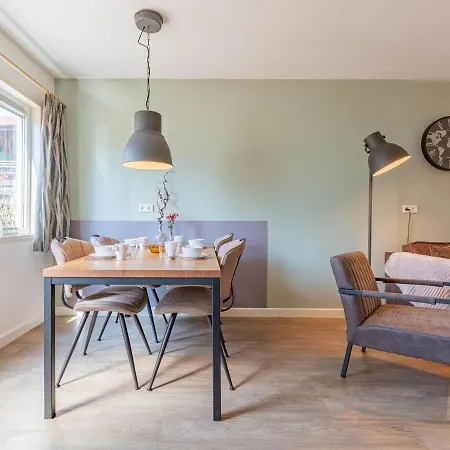 Tiny Zwarte Mees Holiday home