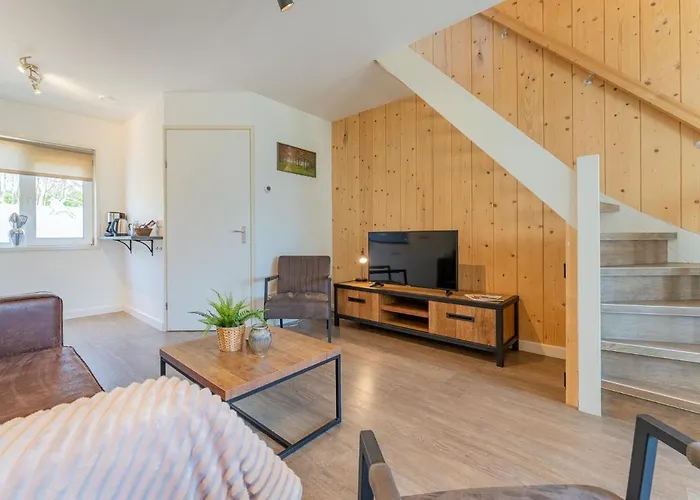 Tiny Zwarte Mees Dom wakacyjny