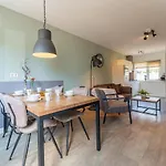 Tiny Zwarte Mees Semesterbostad Hulshorst