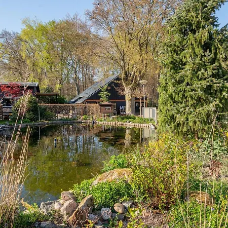 Tiny Zwarte Mees Semesterbostad