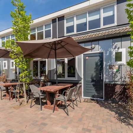 Tiny Zwarte Mees Semesterbostad Hulshorst